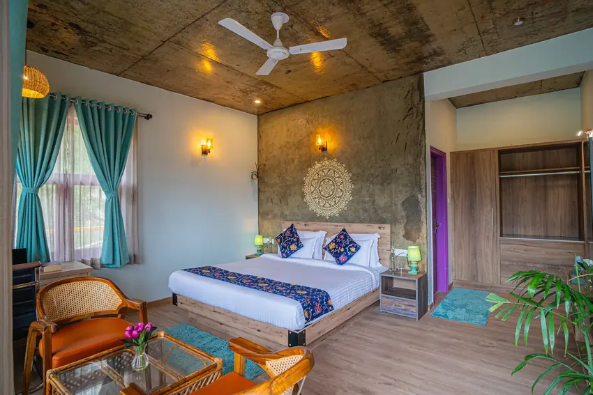 Rooms & Villas